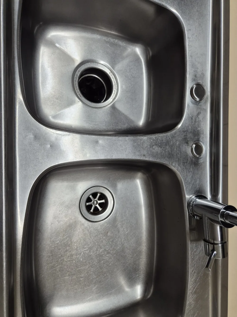 Water beading on a coated stainless steel sink